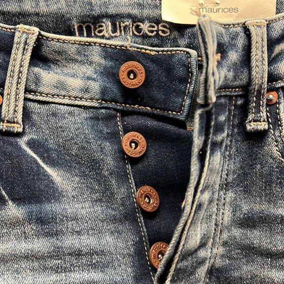 NWT - Maurices High-Rise "Boyfriend Edgely" Distressed Jeans - Size 0 Regular - Picture 5 of 11